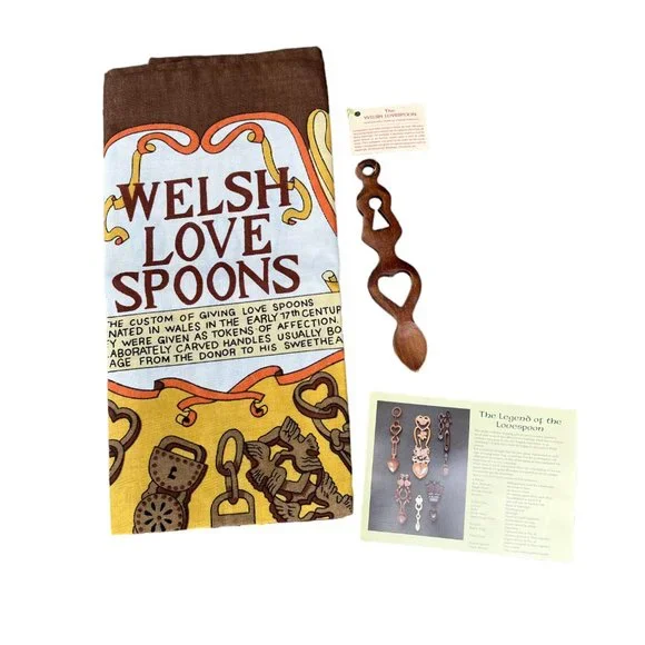 Vintage NWT Welsh Hand-Carved Lovespoon & 100% Cotton Printed Tea Towel Set - Picture 10 of 10